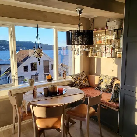 Cozy House In Historical Area Дом отдыха *