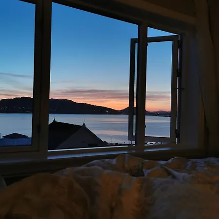 Cozy House In Historical Area Дом отдыха Берген