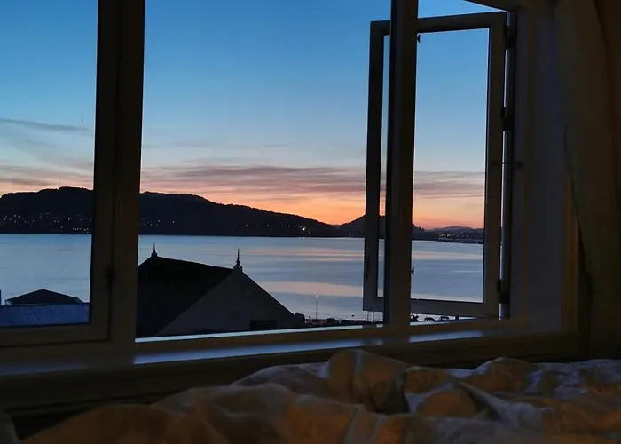 Cozy House In Historical Area Tatil Evi Bergen