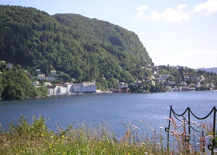 Cozy House In Historical Area Tatil Evi Bergen